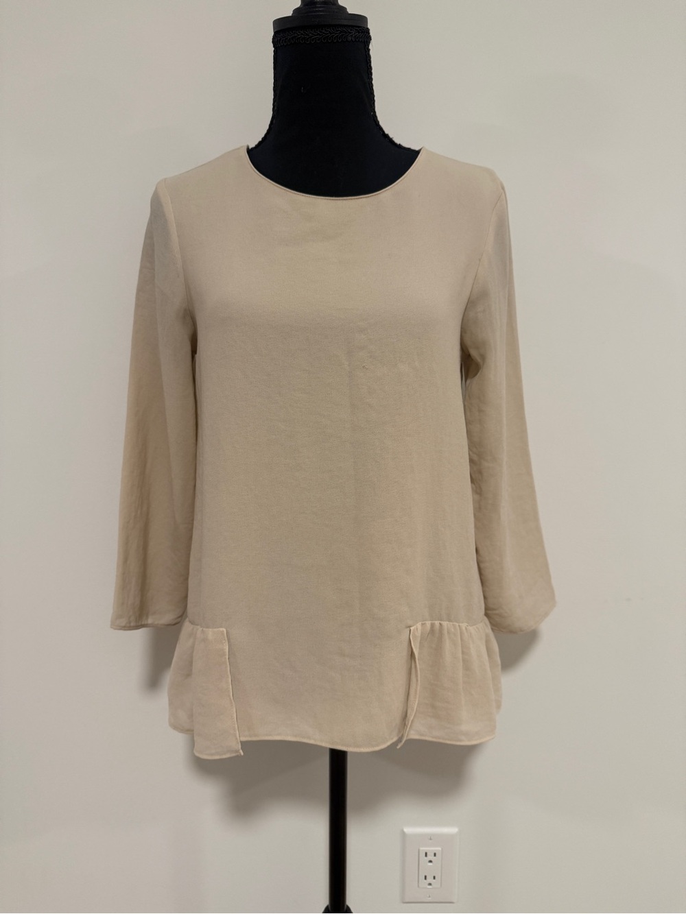 3 for $25 Y2K Zara Cream Ruffle Hem Blouse Long Sleeve Lightweight Relaxed Top